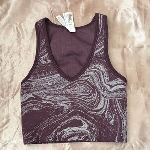 Athleta Top - Aurora Seamless Shine Crop Tank in Cabarnet/Silver - XXS